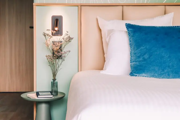 Lit d'une chambre de l'hôtel Best of Both